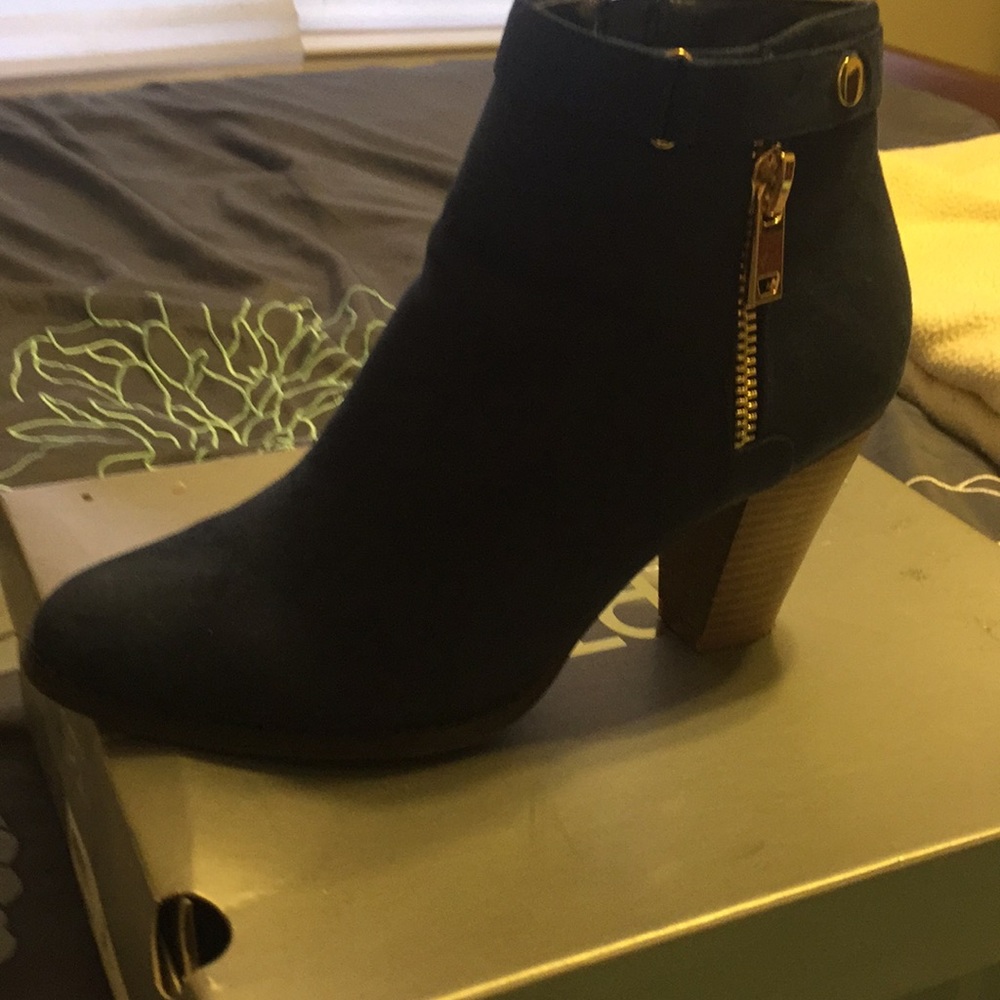 Navy boot zip up
